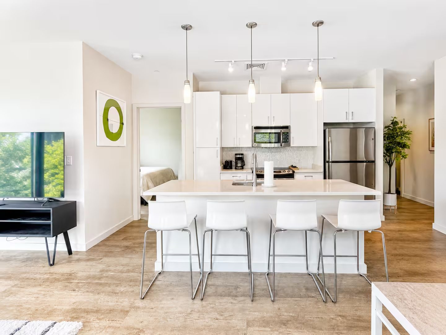 Full kitchen